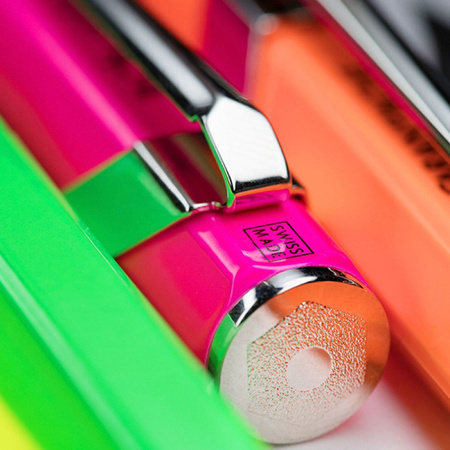 Pióro wieczne CARAN D'ACHE 849 Fluo Line, M, różowe